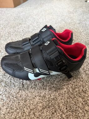 Peloton cycling shoes size 39